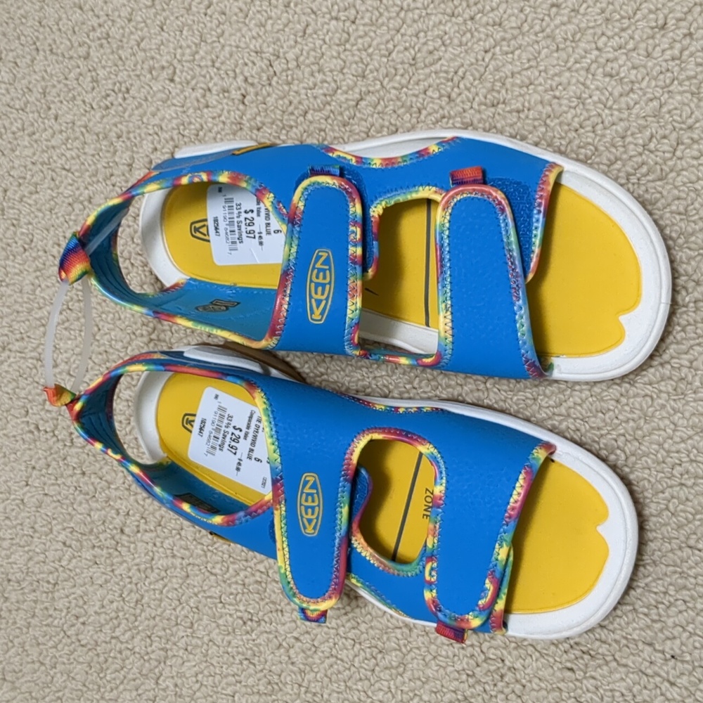 New Keen girl sandals